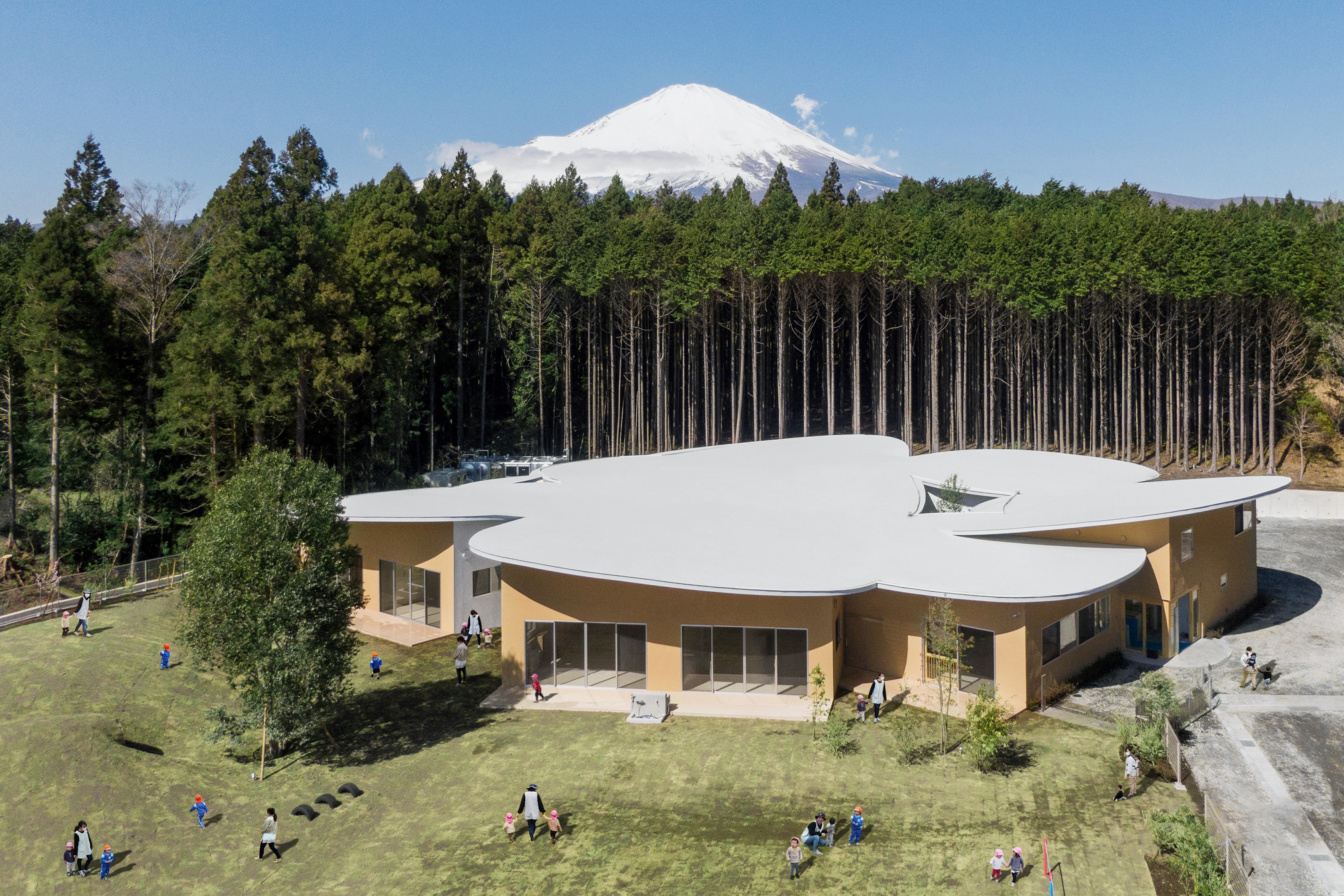 高嶺の森のこども園