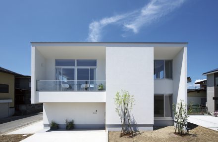 景色を採り込む 大開口の家