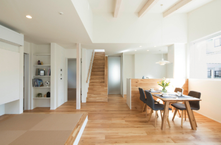 オークの温もりに包まれる ナチュラルモダン